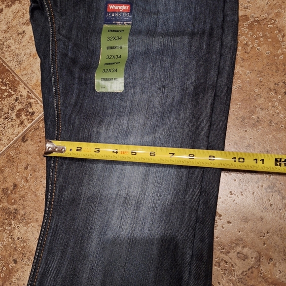 2 Pair Wrangler Jeans Straight Fit Premium 32 X 34 NWT Medium Wash Color - Picture 9 of 9